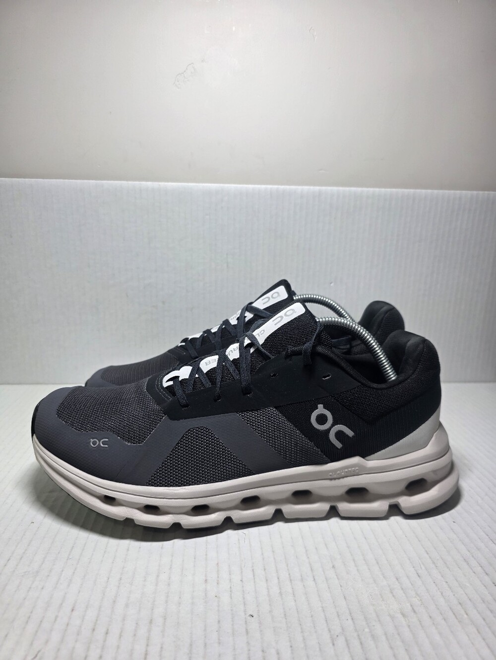 On Cloud Runner Mens Size 10 Shoes Gray Black Running Gym Cushion Lace Up